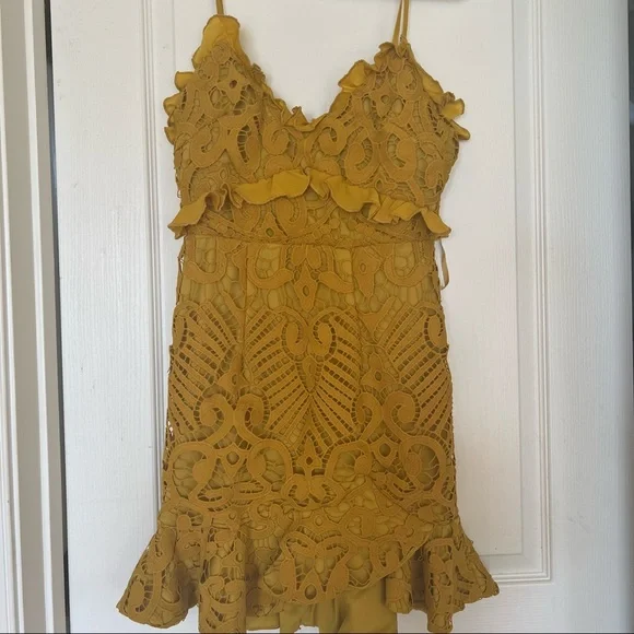 Hello Molly mustard yellow short lace dress - Picture 5 of 5